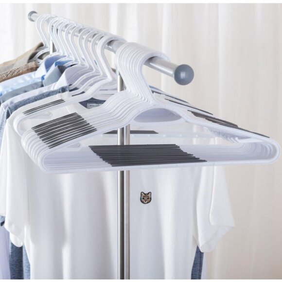 15-pack bendable plastic, lightweight hangers with non-slip grips - Picture 8 of 12